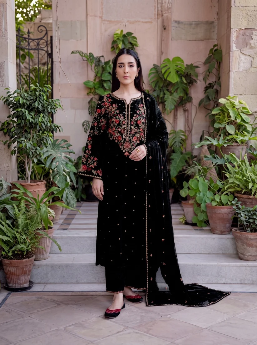 PREMIUM 3-PIECE UNSTITCHED DHANAK EMBROIDERED SUIT - Image 2